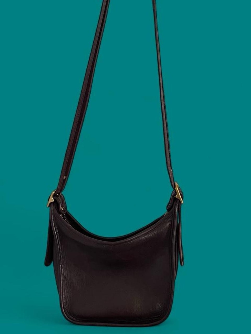 COACH • Vintage 90s Genuine Leather Janice Legacy 9950 Shoulder Crossbody Bag